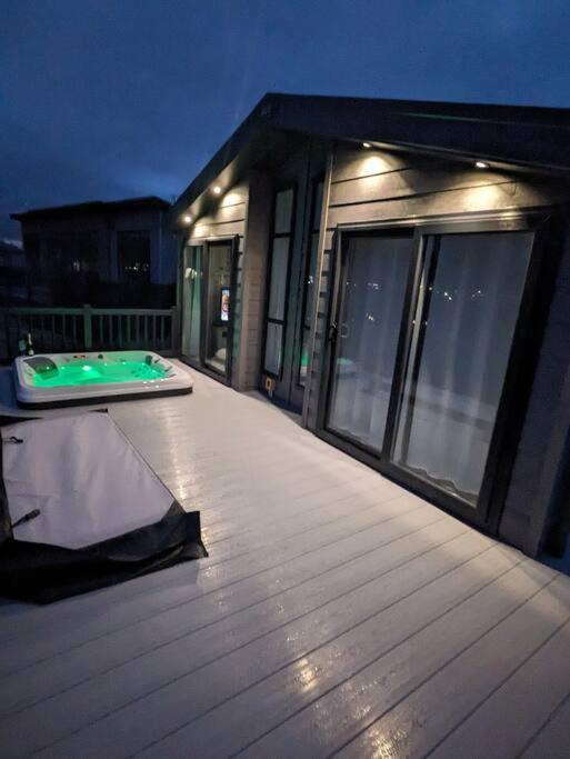 Kingfisher Lodge วูดฮอลล์สปา ภายนอก รูปภาพ